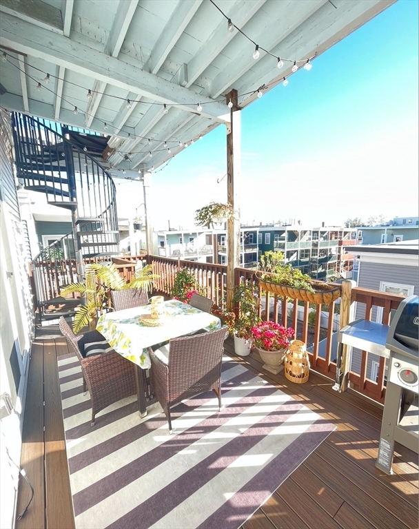 663 E 7th, South Boston