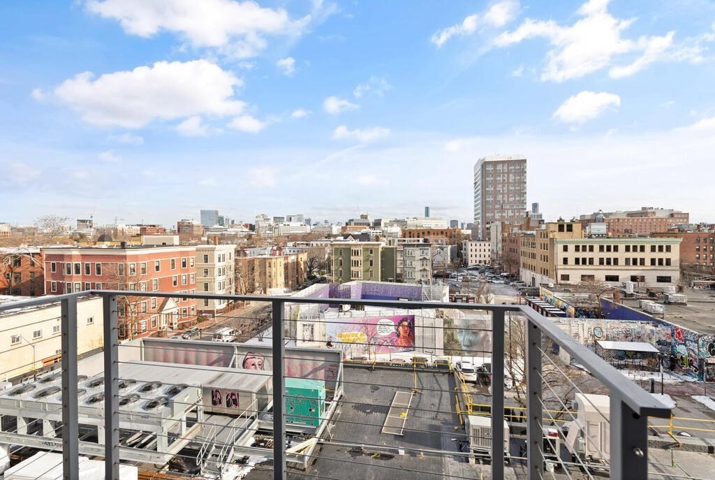 10 Essex St, Central Square