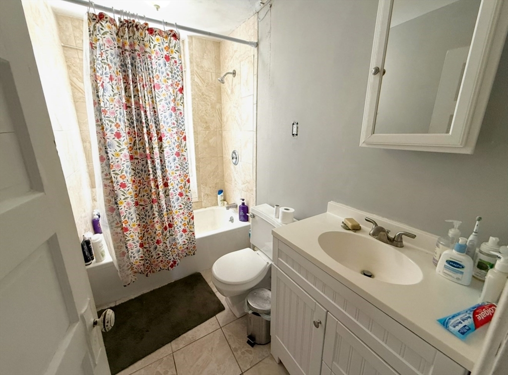 49 Conwell Ave, West Somerville