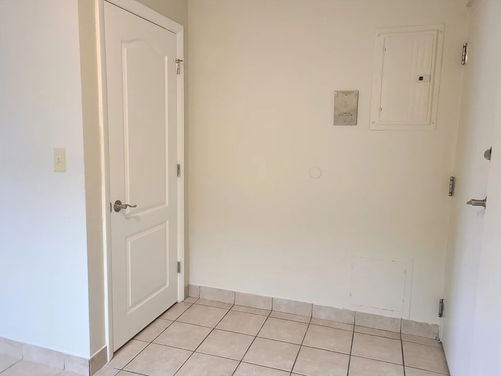 566 Washington St, Weymouth