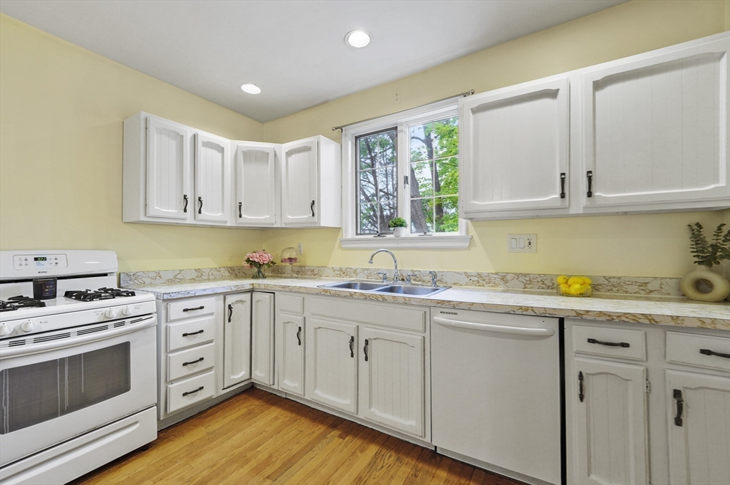 20 Willow St, Newton