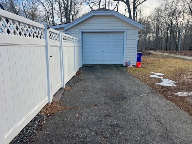 1657 Meridian, Fall River