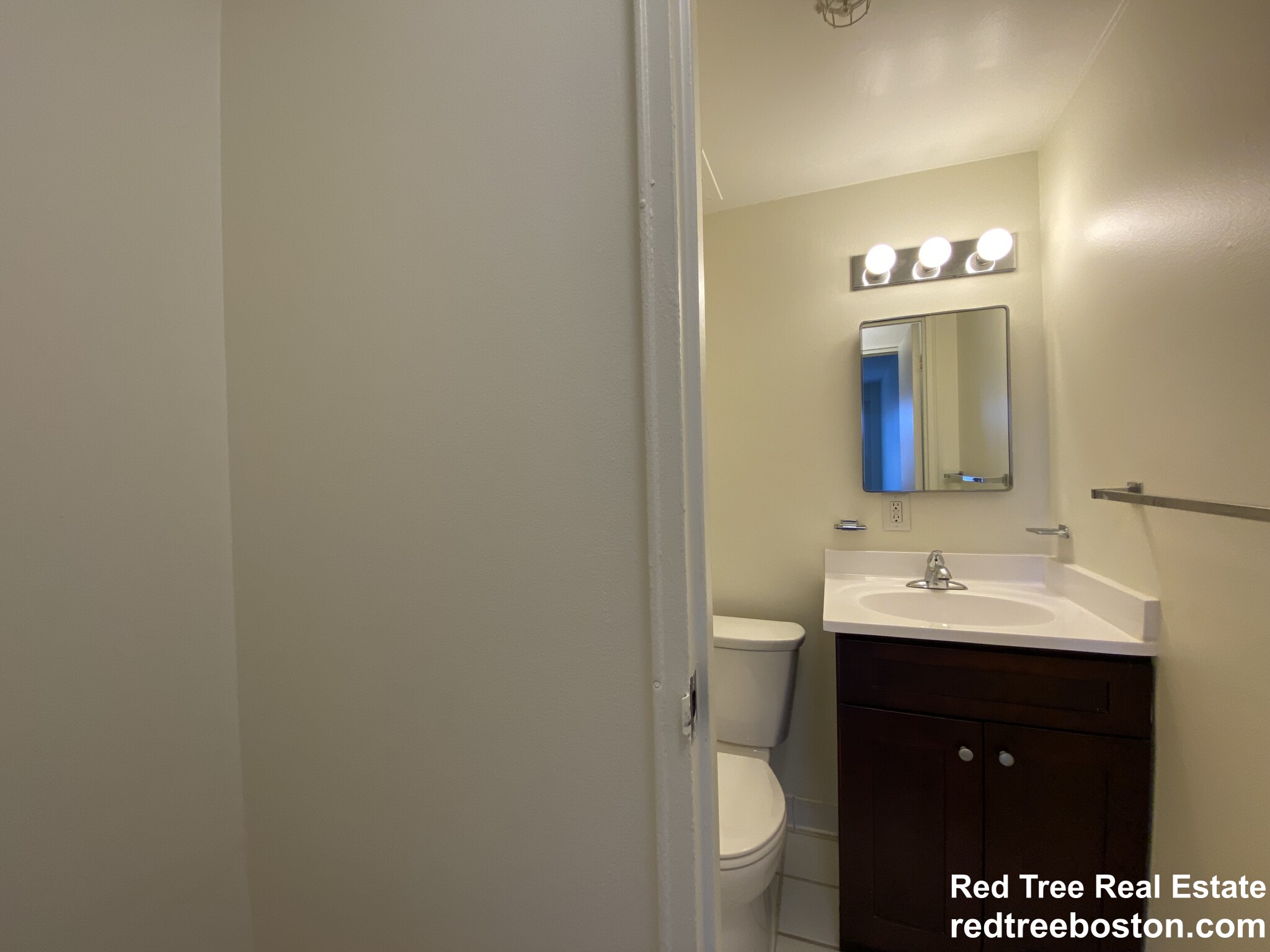 175 Freeman St, North Brookline