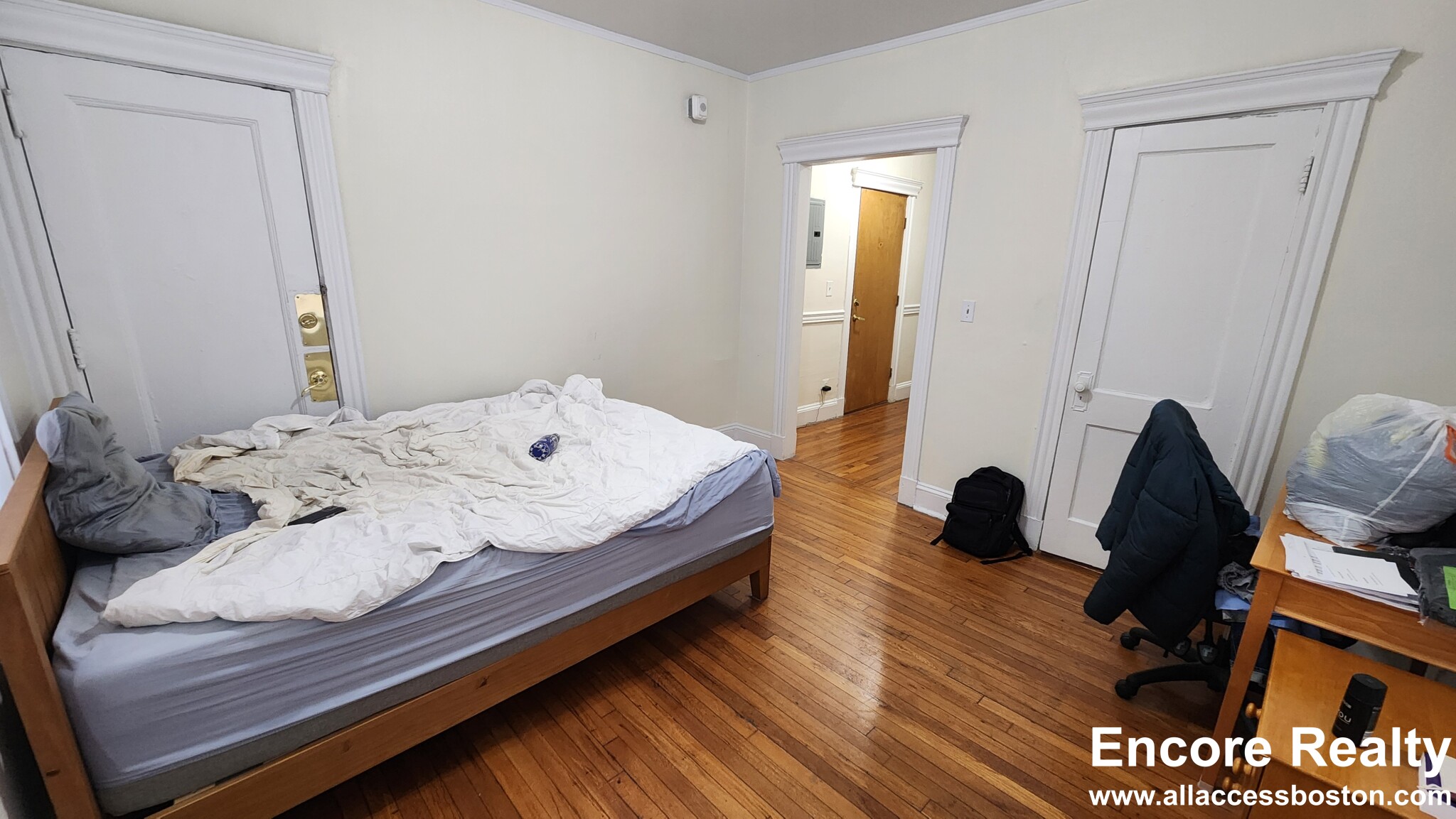 352 Riverway, Mission Hill