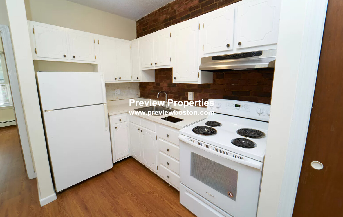 74 South Huntington Ave, Jamaica Plain