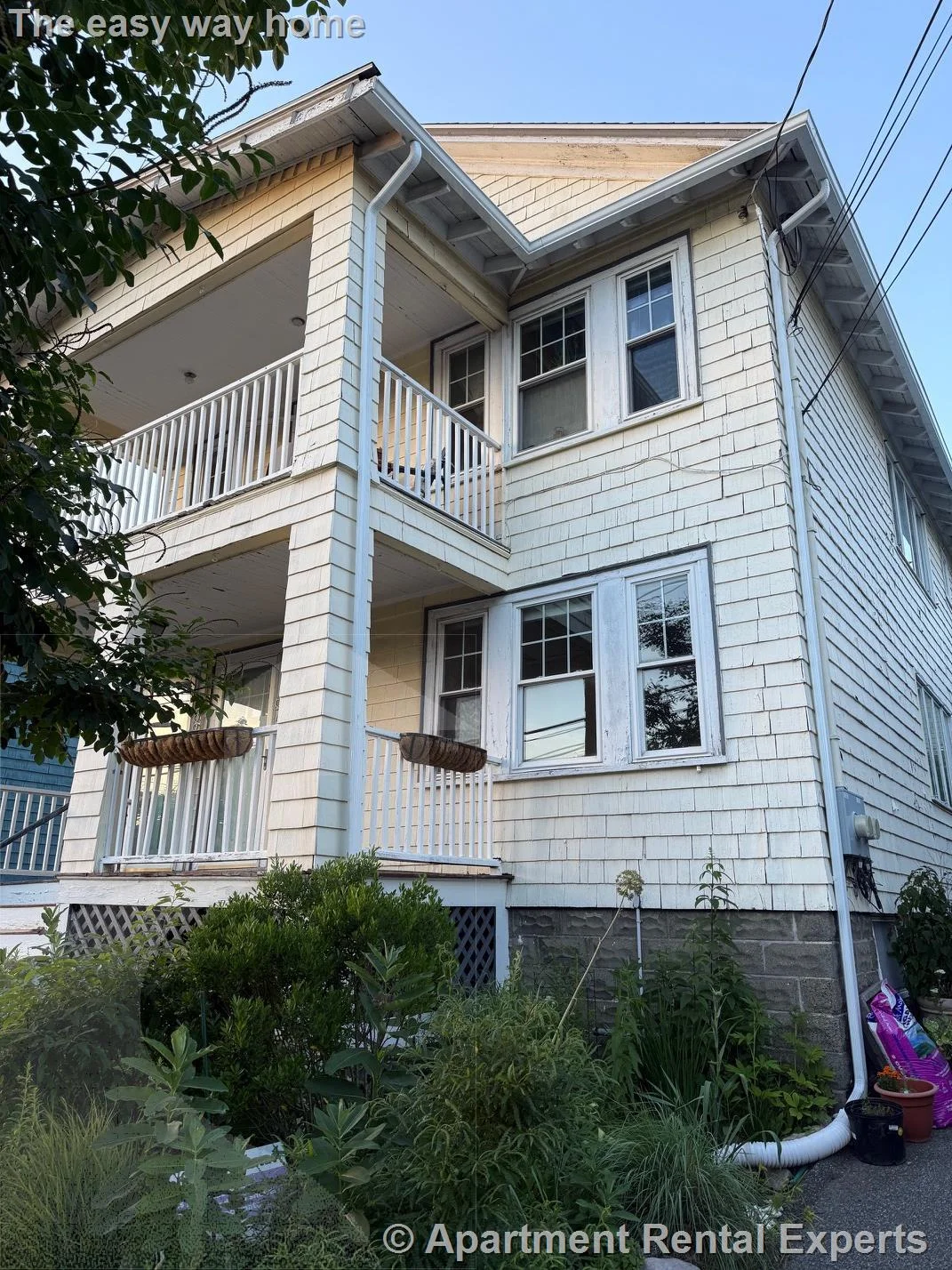 67 Fairfax St, Tufts