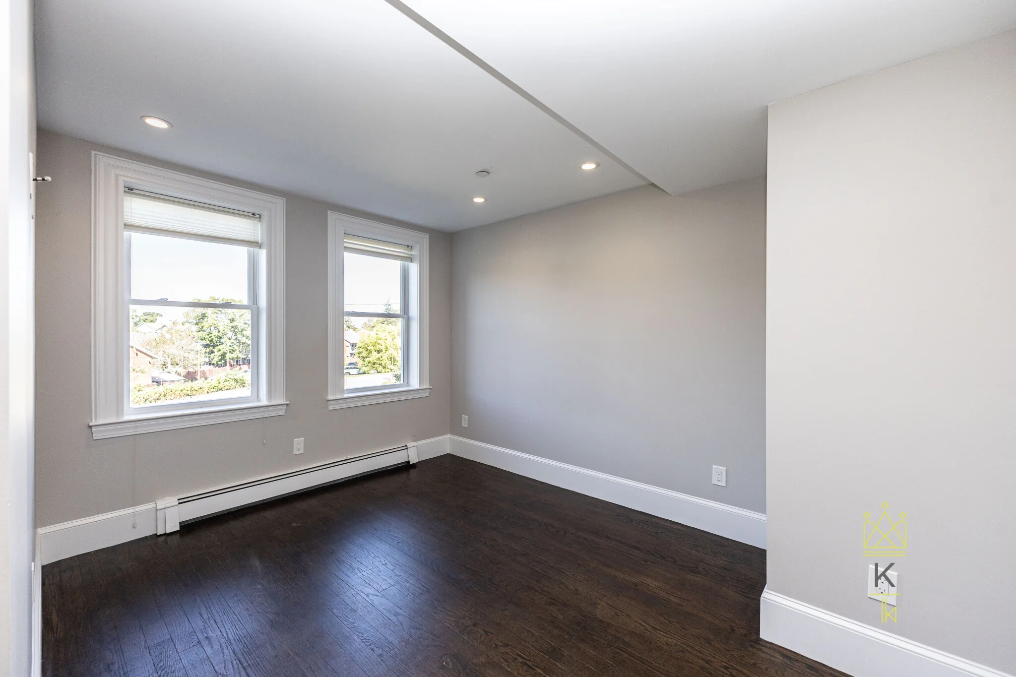 85 Regent St, Roxbury