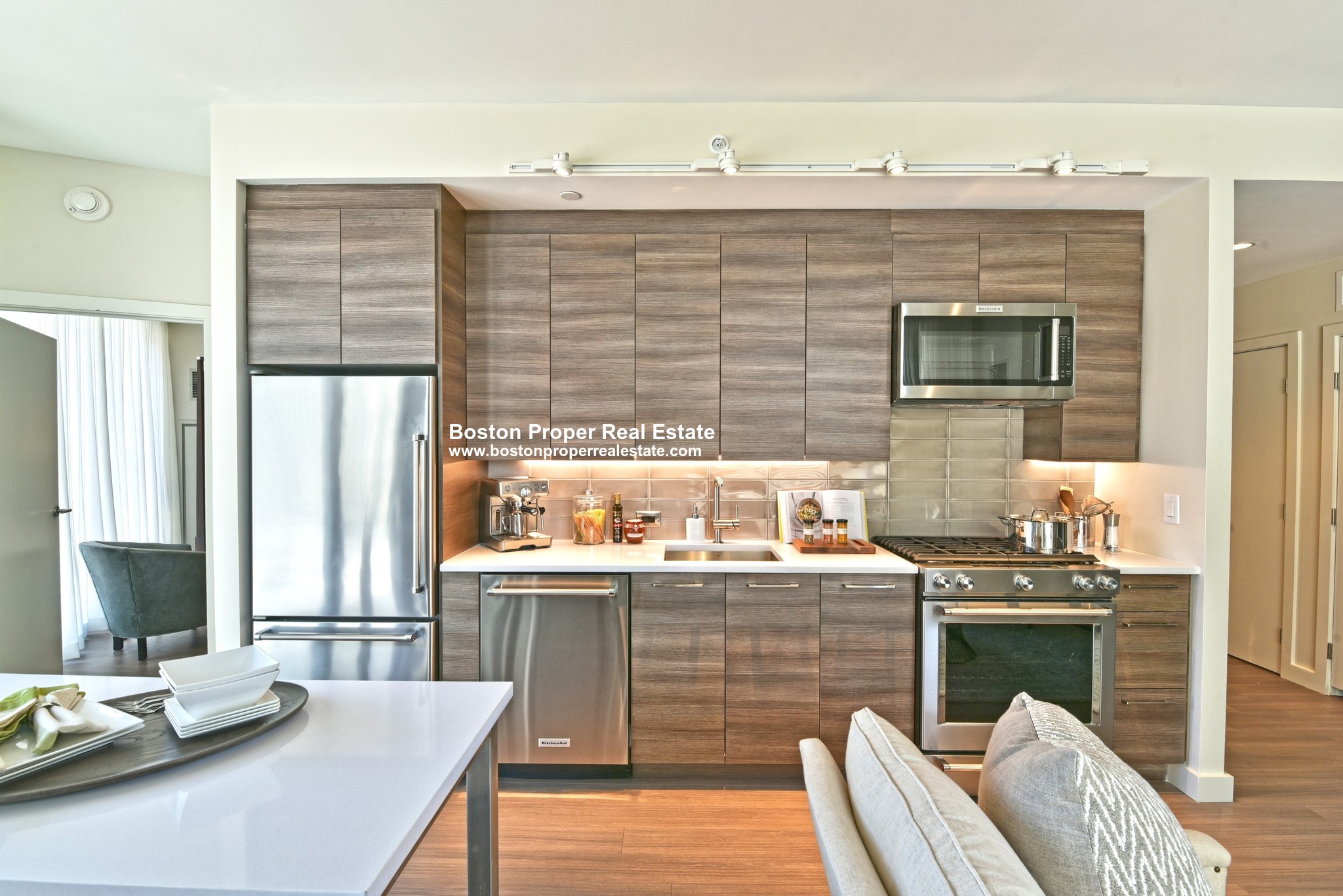 30 Dalton St, Back Bay