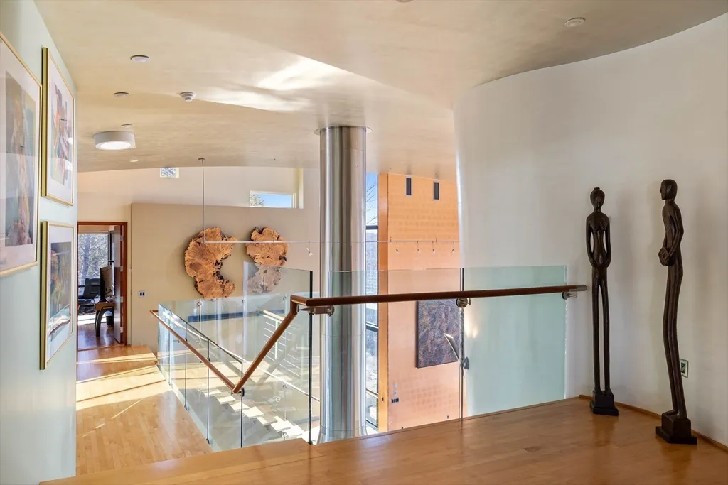 370 Summer St, Manchester