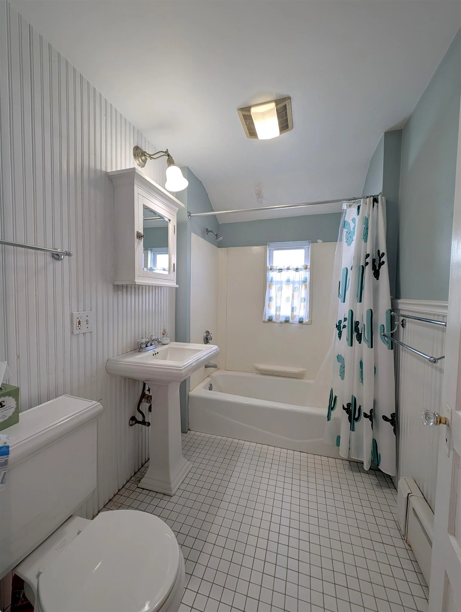 41 Bay State Ave, Powder House Square