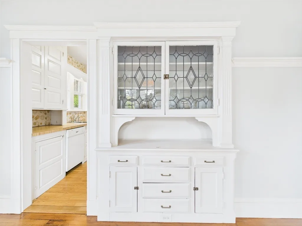 1120 Centre St, Newton Center