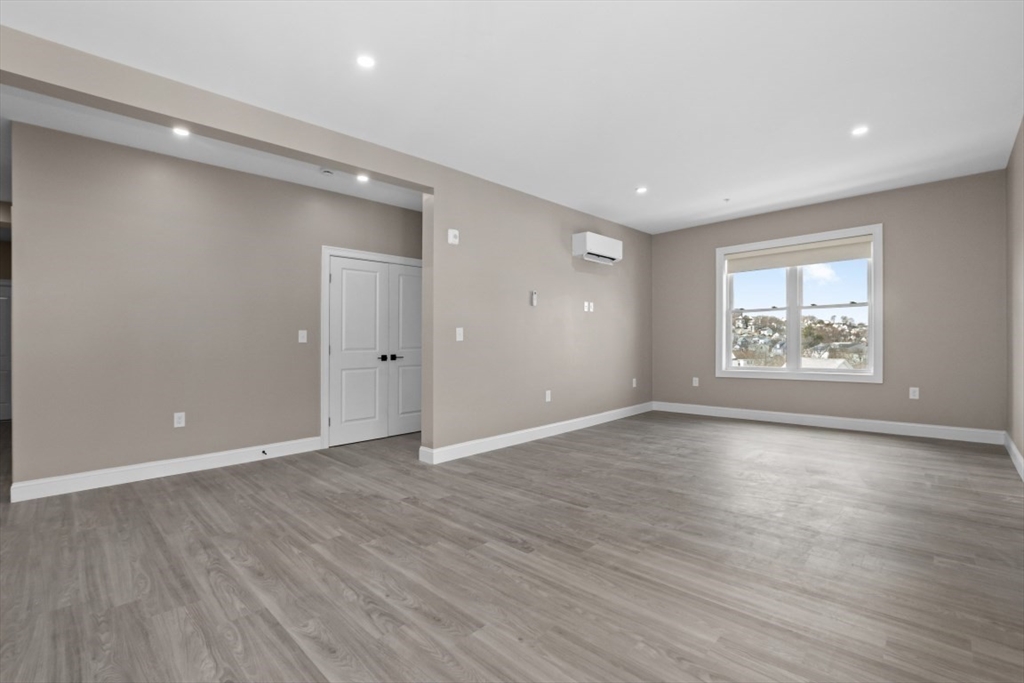 5 Washington Ave, Revere