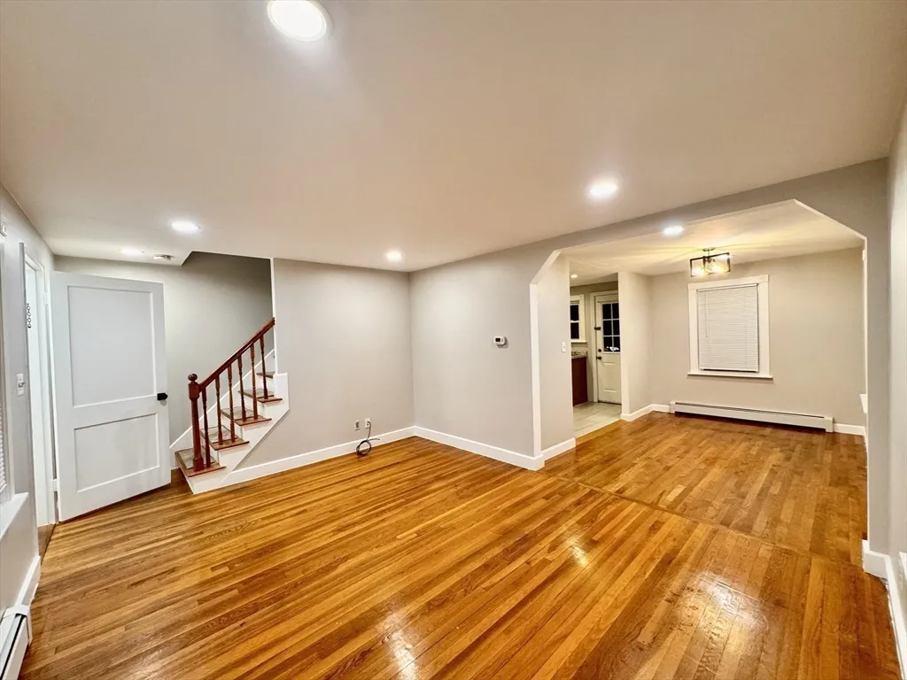 84 Reed St, West Side