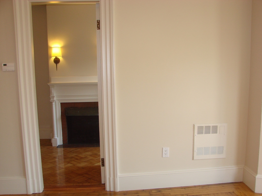 404 Marlborough St, Back Bay