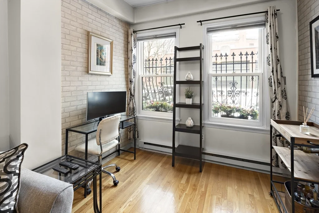 41 Warren Ave, South End