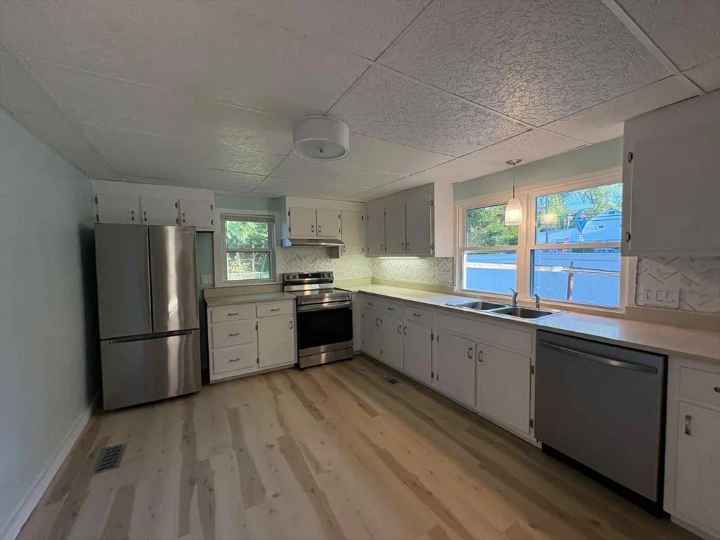 40 Green St, Milford