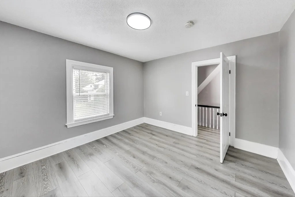 24 Clematis St, Winchester