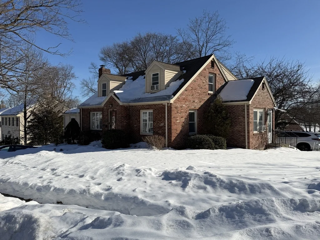 90 Cabot St, Cedarwood