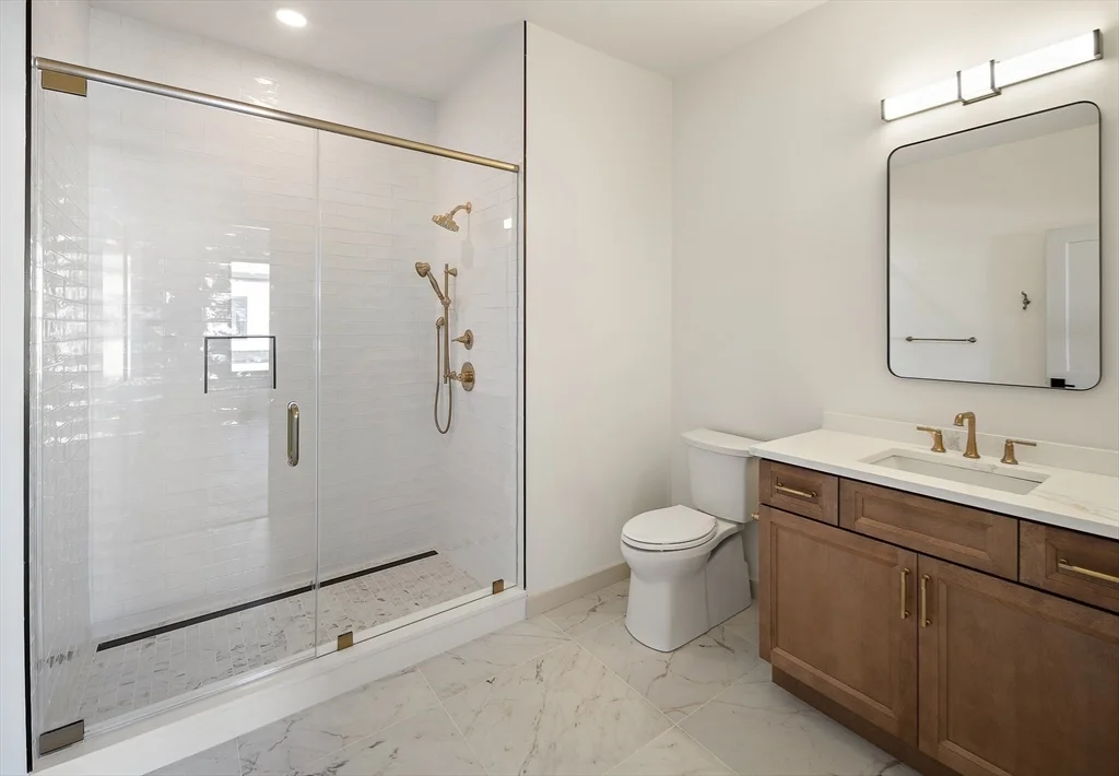 1025 Massachusetts Ave, Arlington Heights