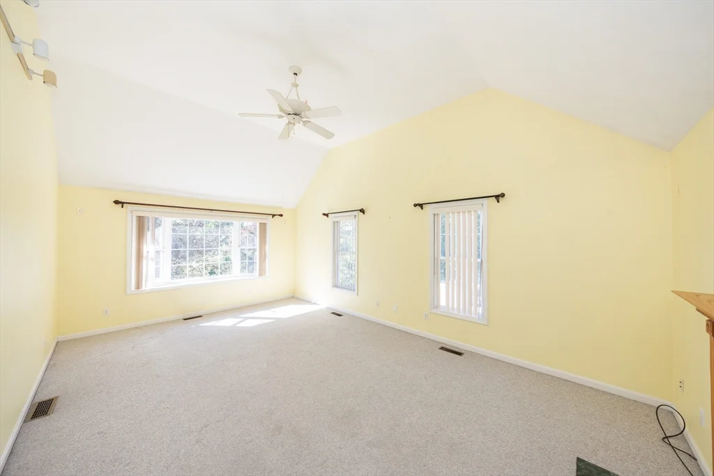 469 Walnut St, Shrewsbury
