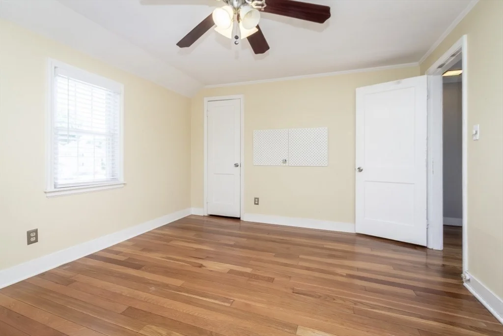 32 Hamilton Rd, Wakefield