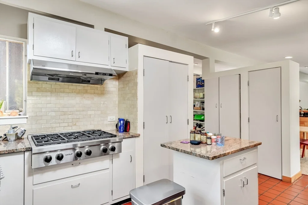 15 Trotting Horse Dr, Lexington