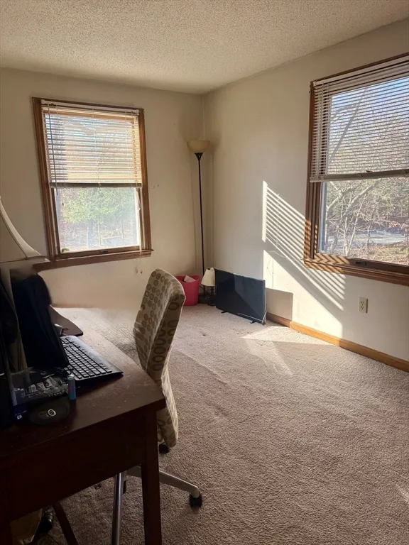 567 Mendon Rd, Attleboro