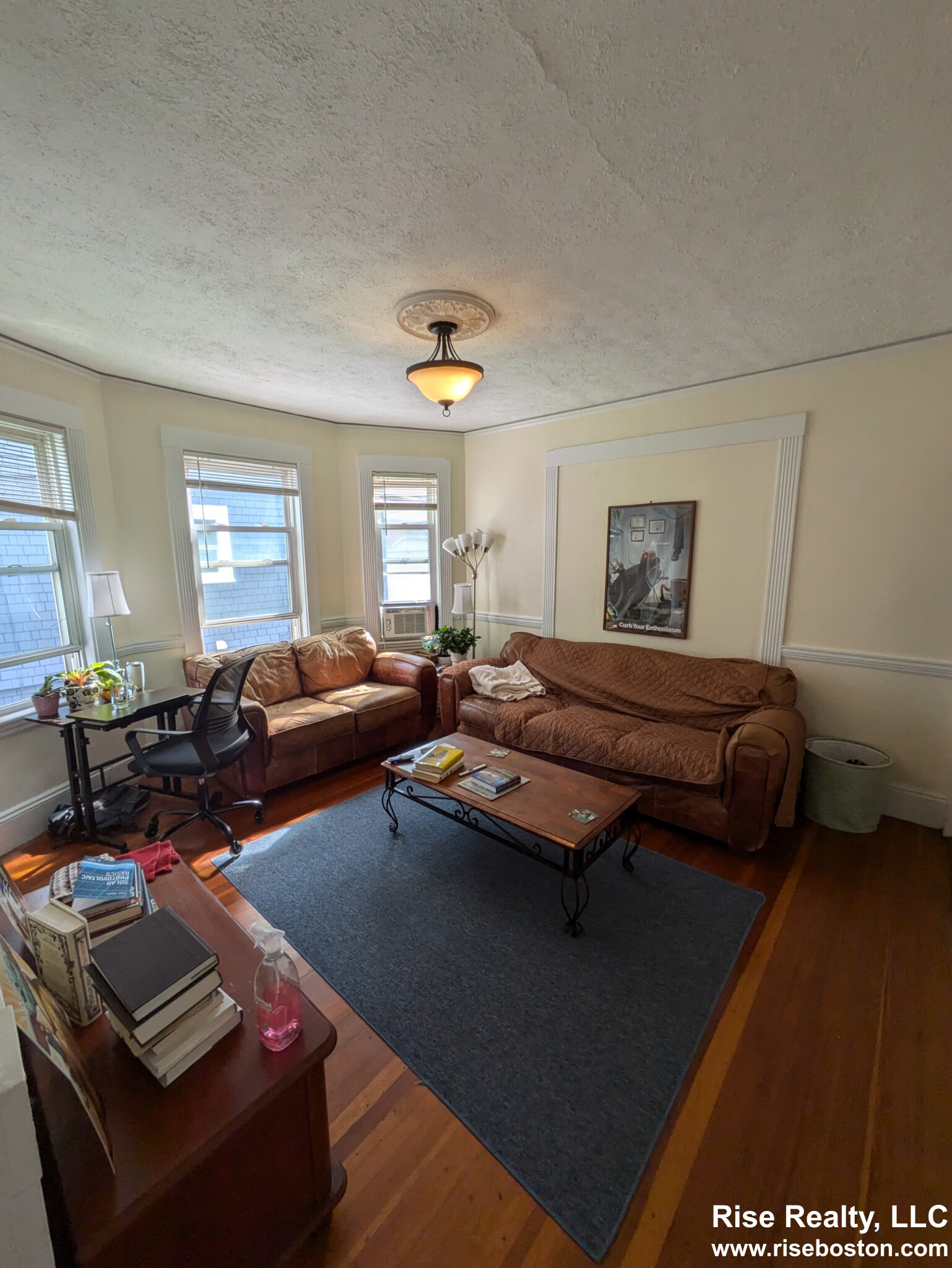 51 Montfern Ave, Oak Square