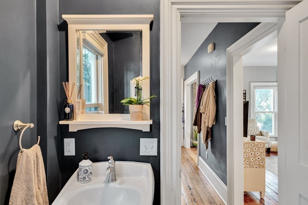 1 Riverside Pl, Riverside