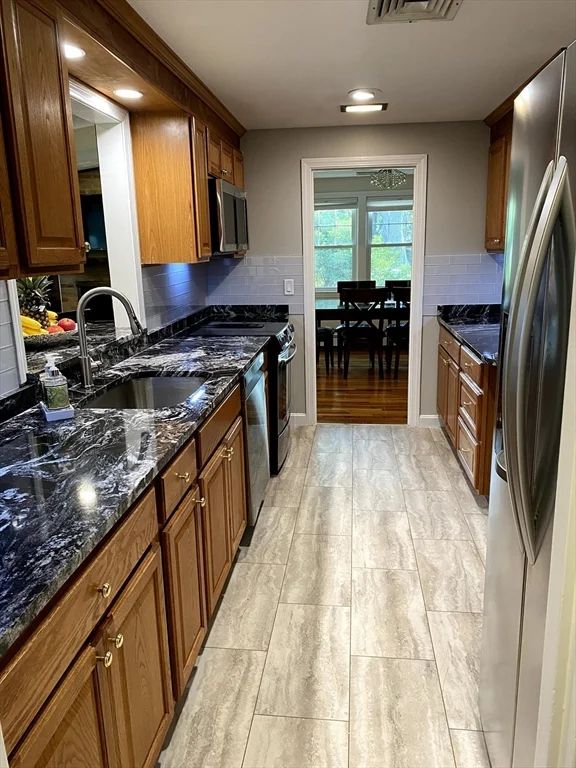 15 Winchester Dr, Lexington