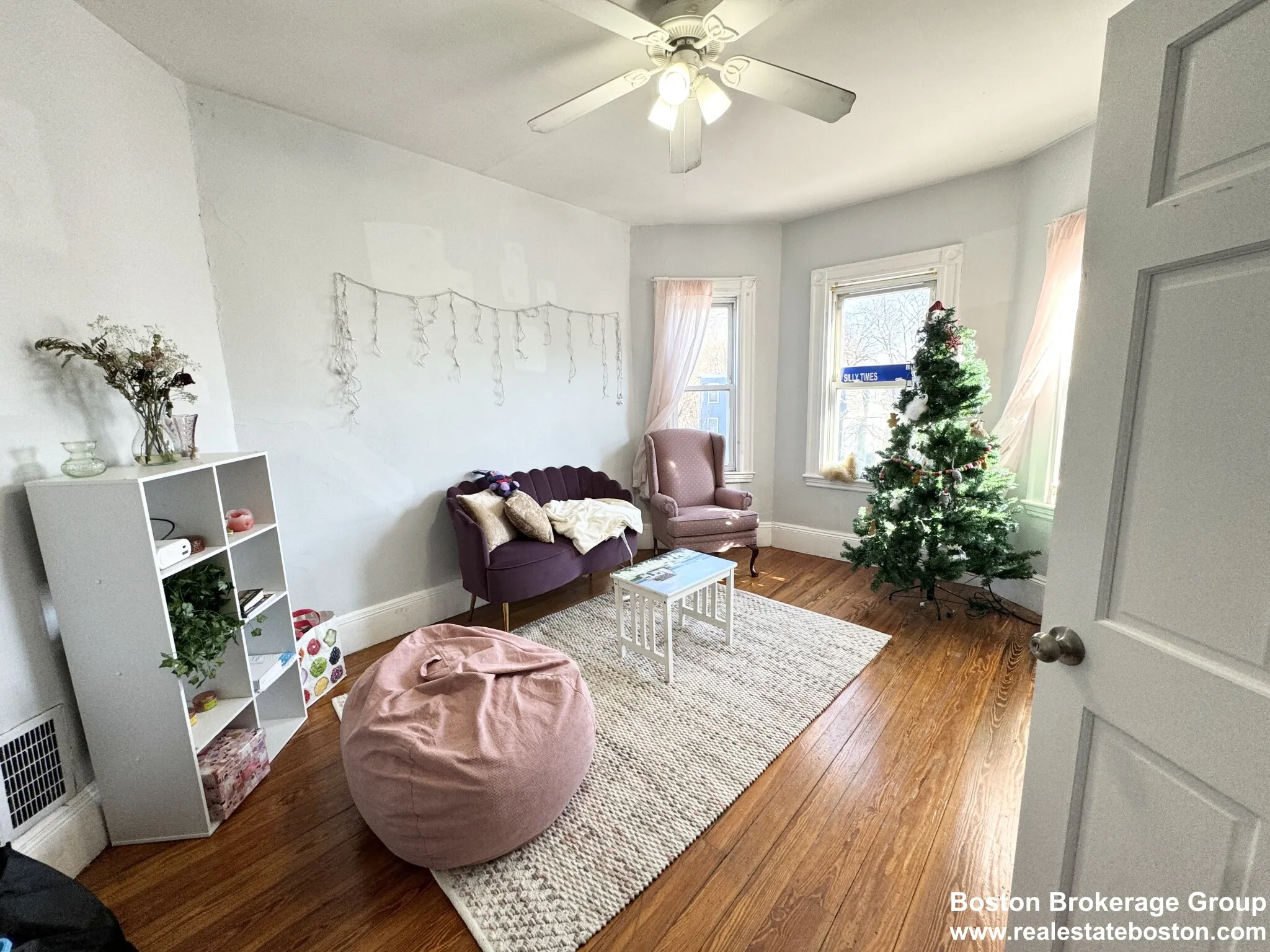 10 Wave Ave, Dorchester