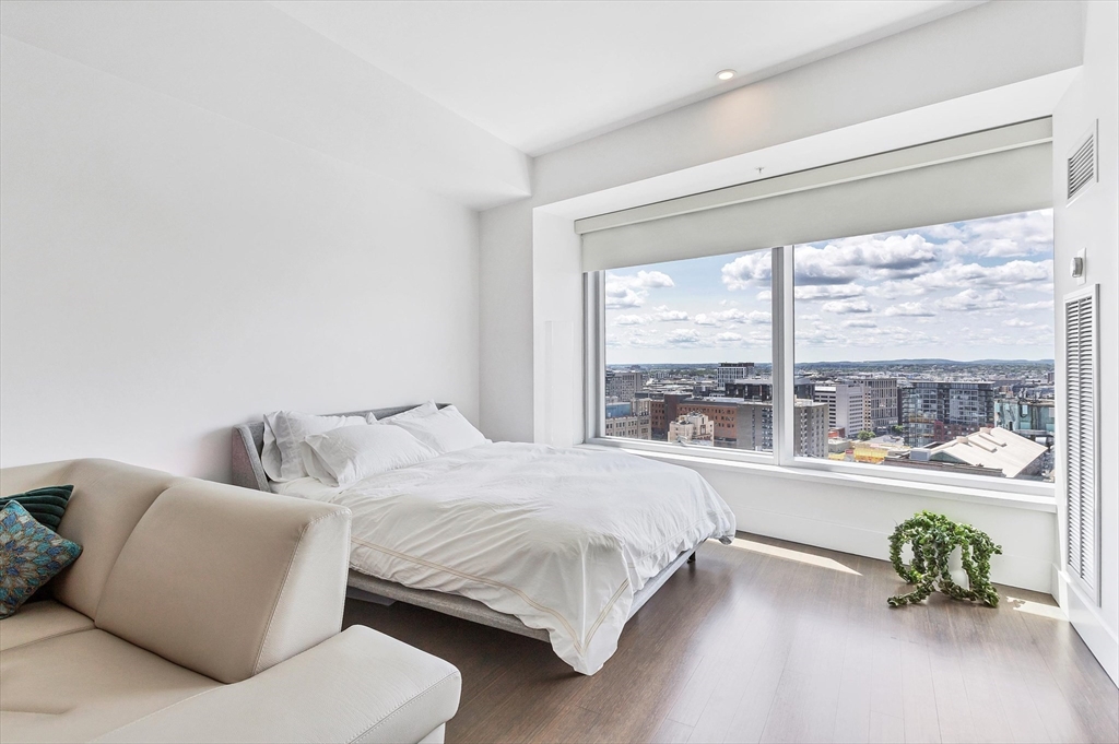 110 Stuart St, Downtown