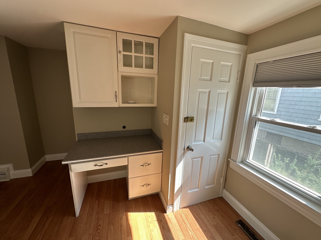 23 Safford St, Quincy