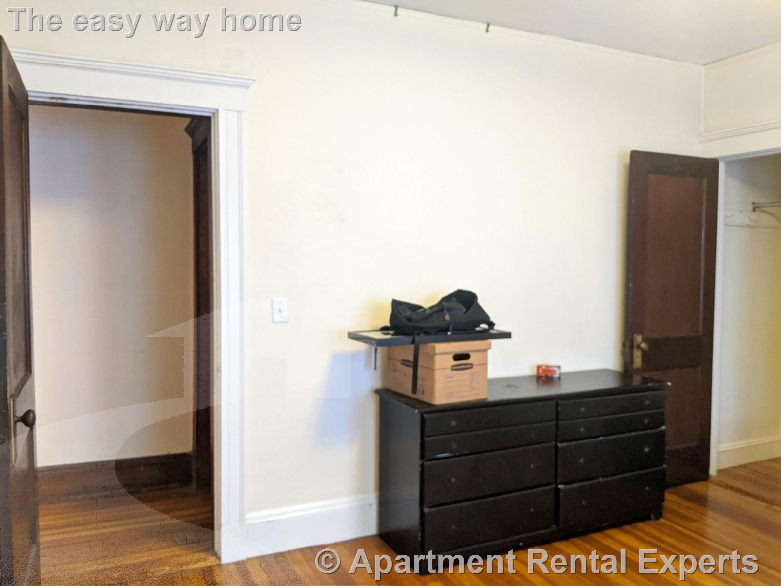 19 Leonard St, Davis Square