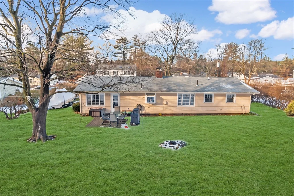 17 Francine Rd, Framingham