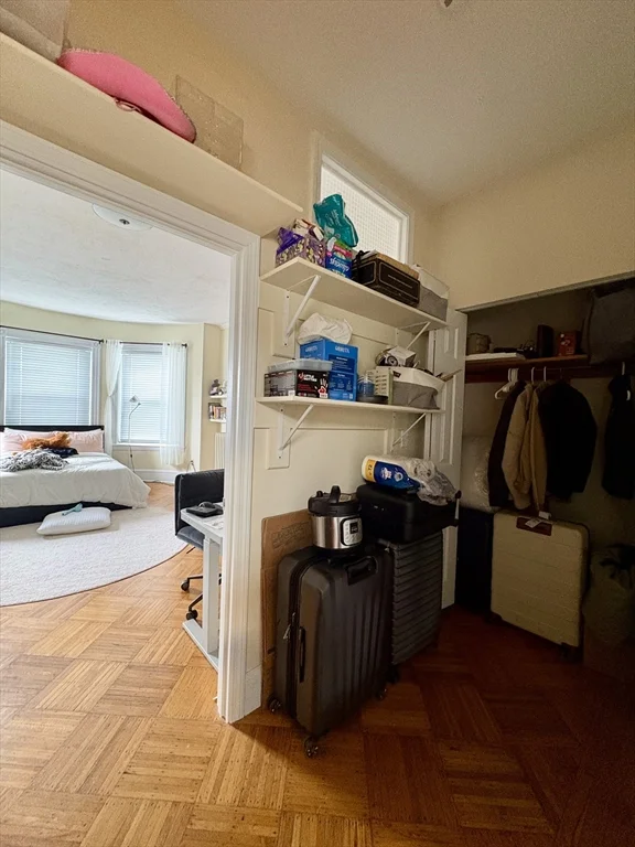 914 Beacon St, Fenway