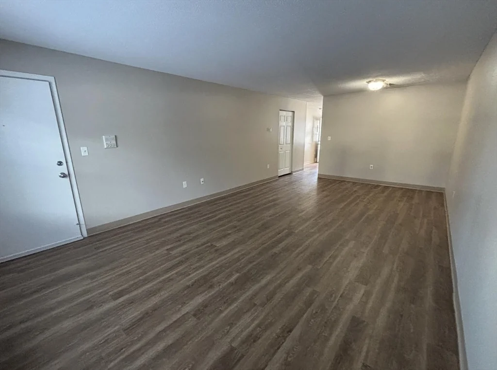 65 Frank's Ln, Hanover