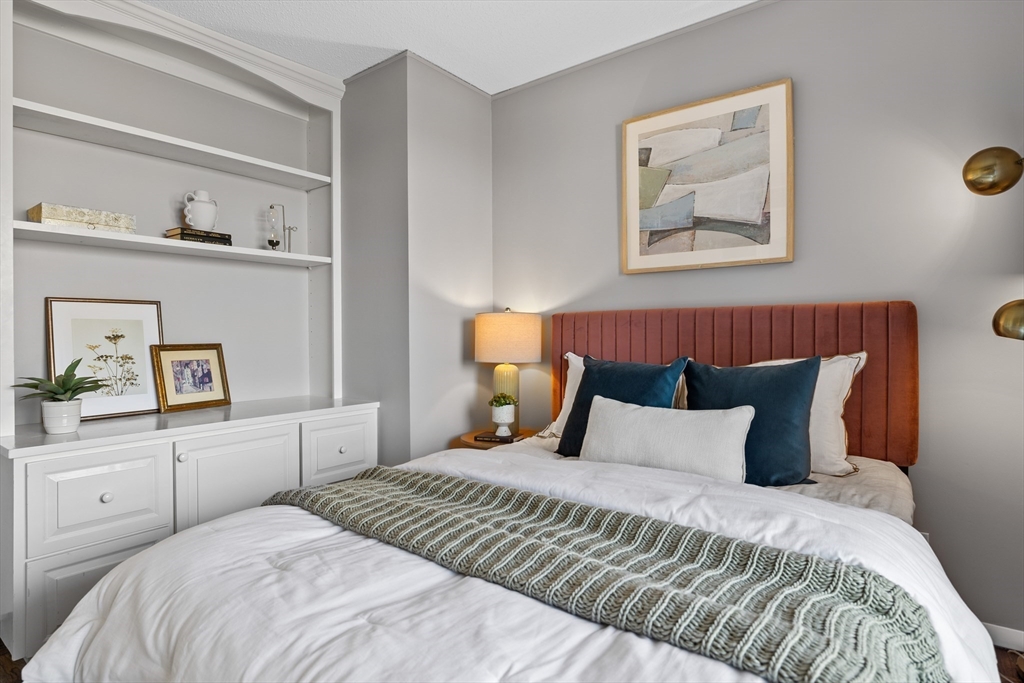 85 E India Row, Waterfront