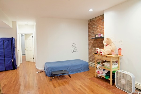 390 Riverway, Mission Hill