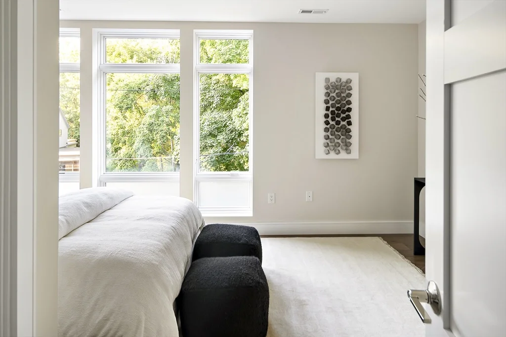 20 Kinmonth Rd, Waban