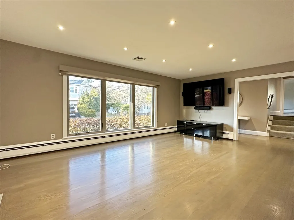 6 Brownson Ter, Jamaica Plain