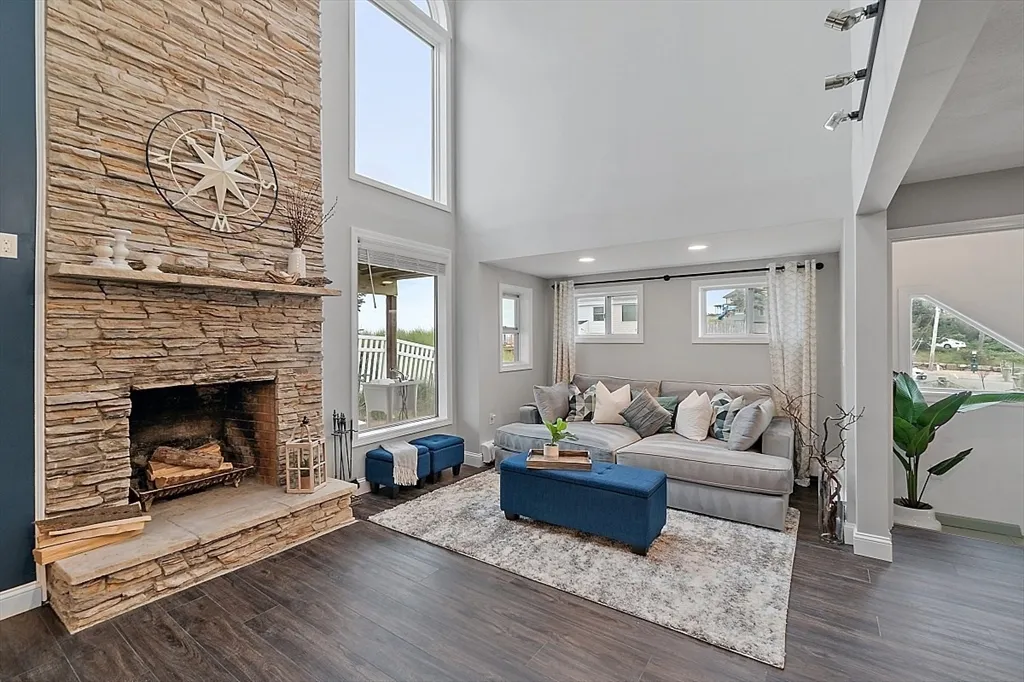 4 Northern Blvd, Plum Island