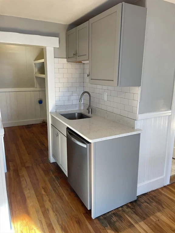 82 Brantwood Rd, West Side