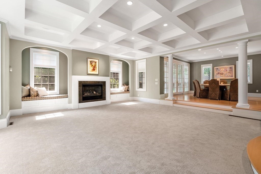 196 Bridle Trail Rd, Needham