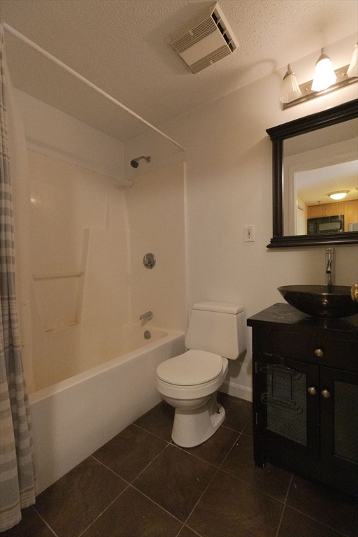 2456 Massachusetts Ave, North Cambridge