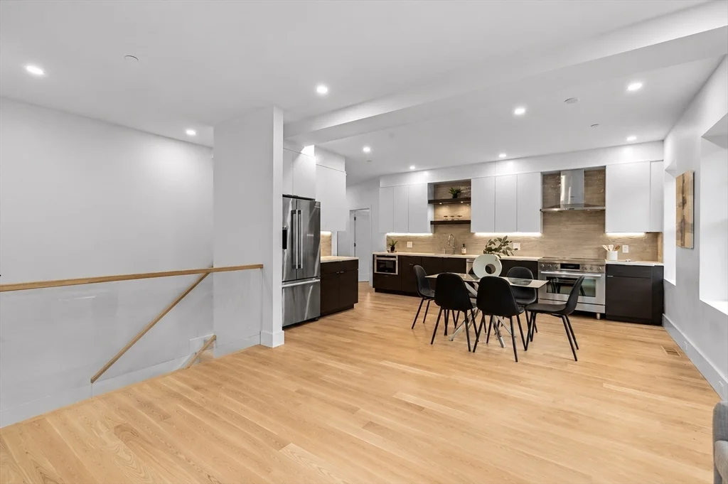 65 Pleasant St, Coolidge Corner