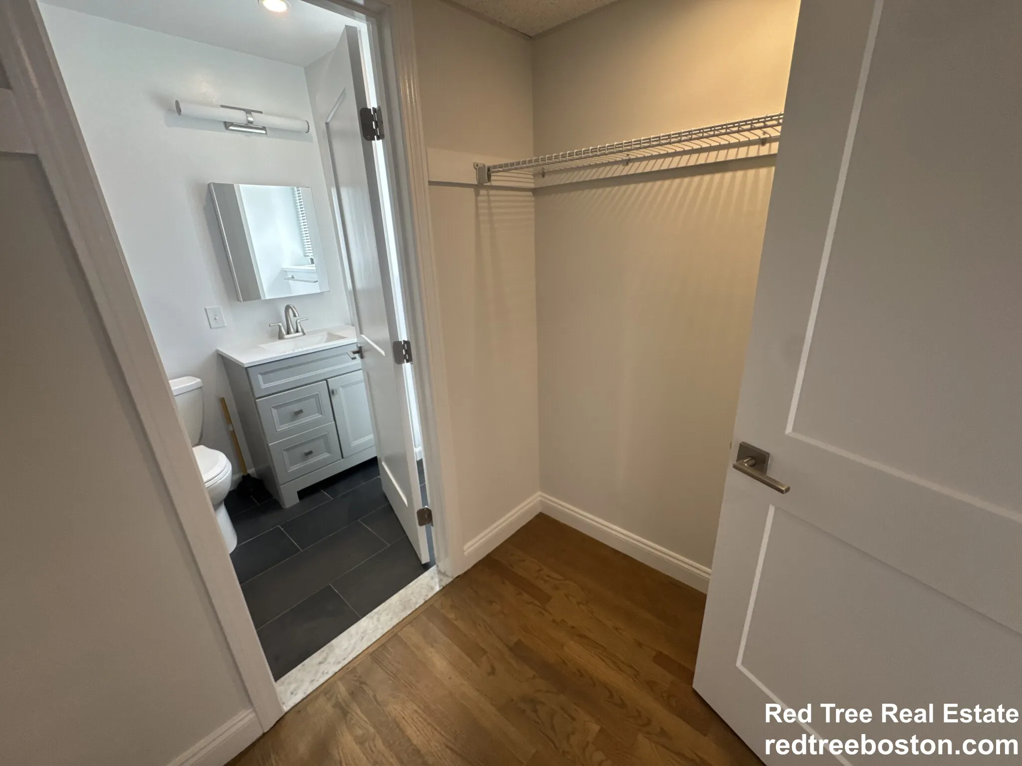 320 Hammond Pond Pkwa, Chestnut Hill