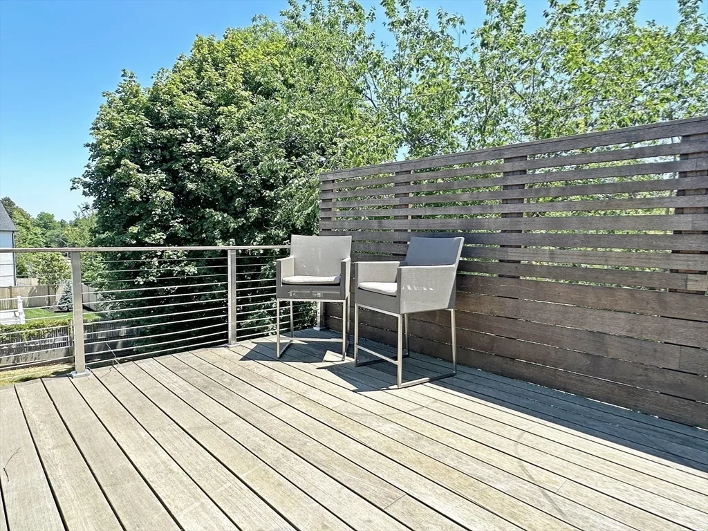 6 Brownson Ter, Jamaica Plain