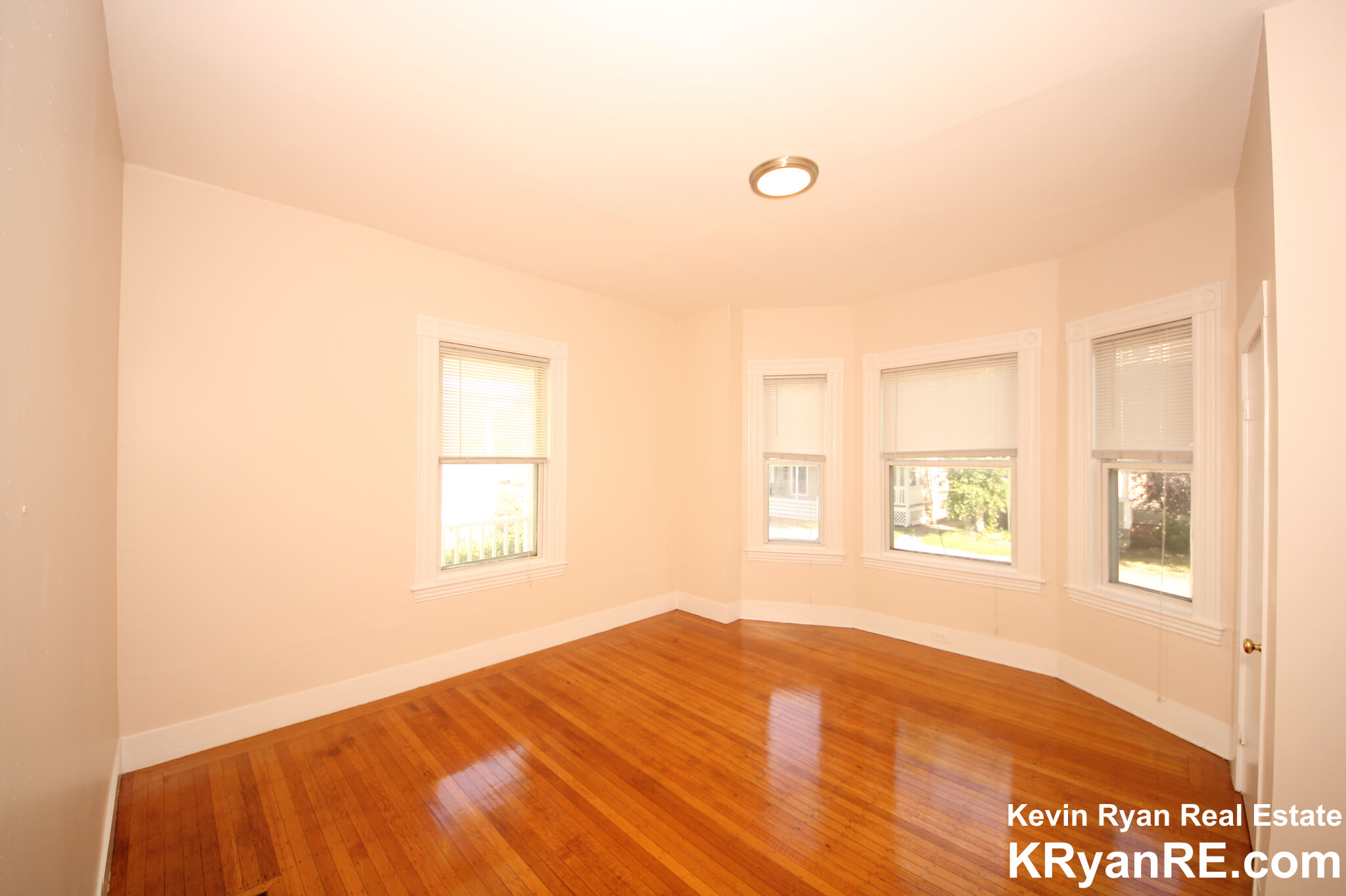 60-62 Bedford St, Banks Square