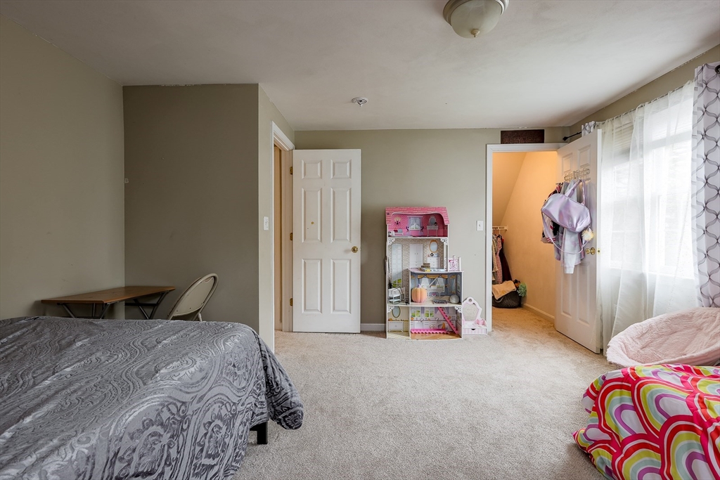 348 Osgood St, North Andover